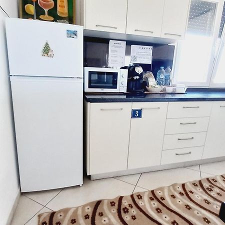 Guesthouse Bela Тирана Экстерьер фото