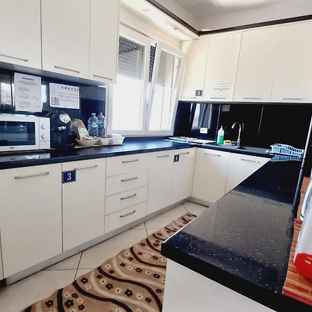 Guesthouse Bela Тирана Экстерьер фото