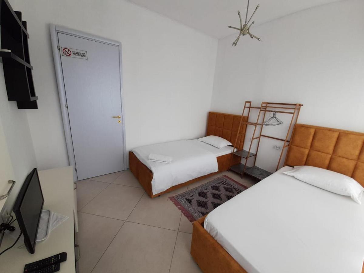Guesthouse Bela Тирана Экстерьер фото