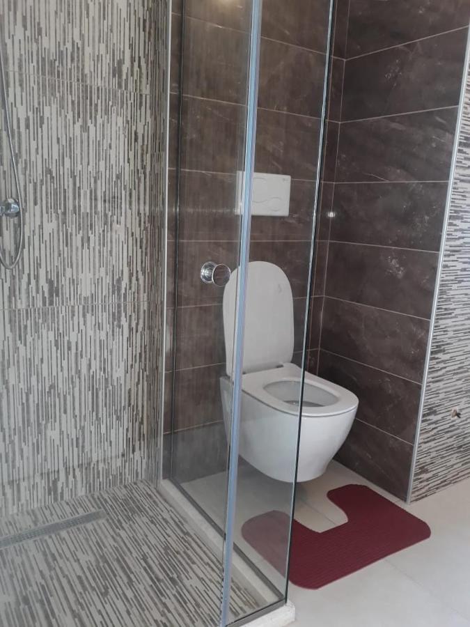 Guesthouse Bela Тирана Экстерьер фото
