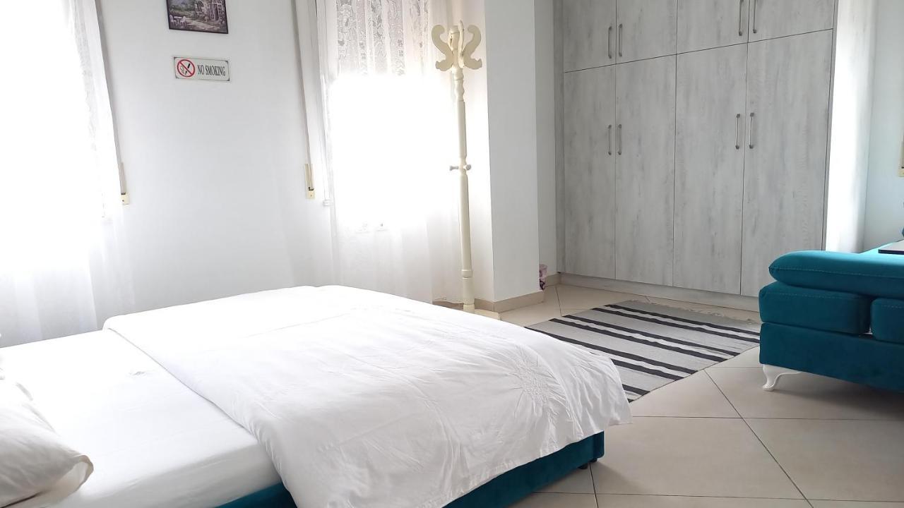 Guesthouse Bela Тирана Экстерьер фото