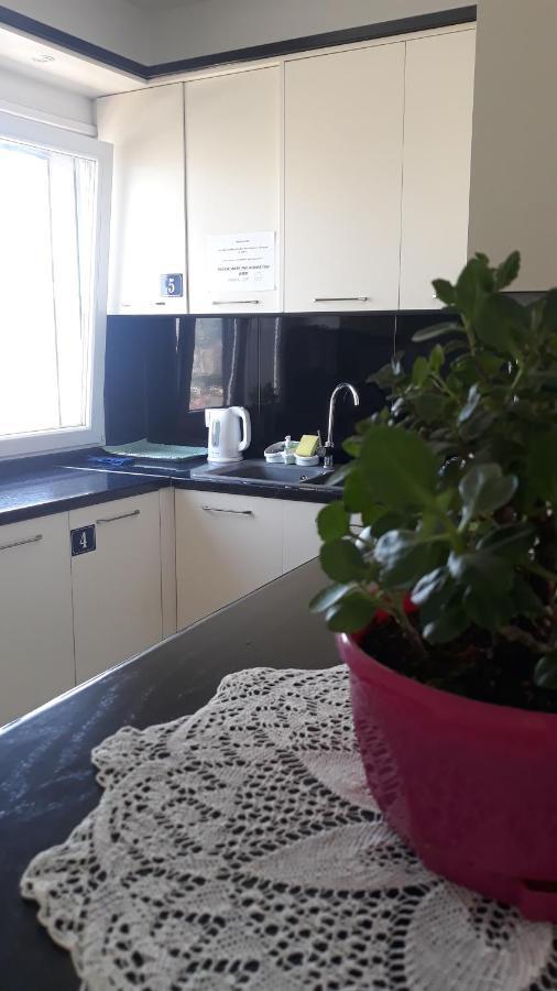 Guesthouse Bela Тирана Экстерьер фото