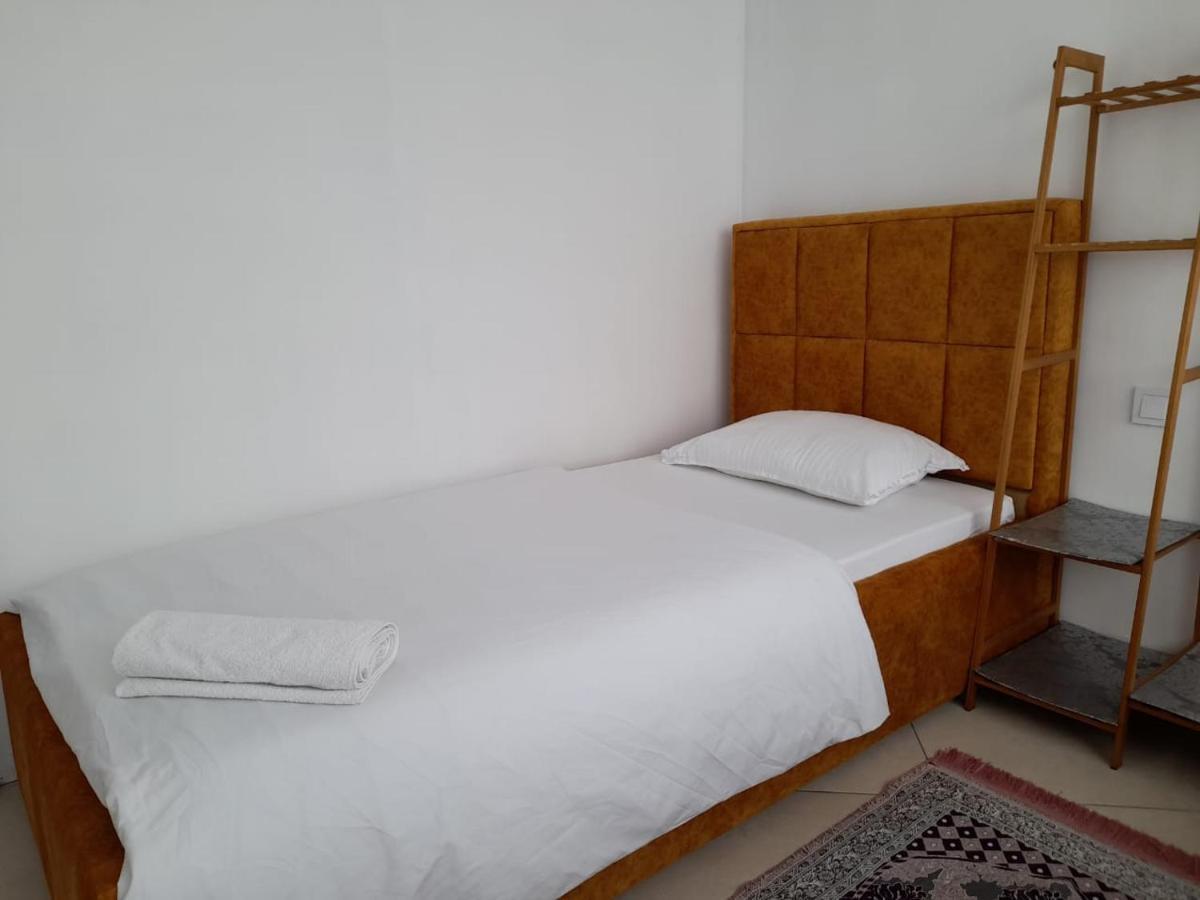 Guesthouse Bela Тирана Экстерьер фото