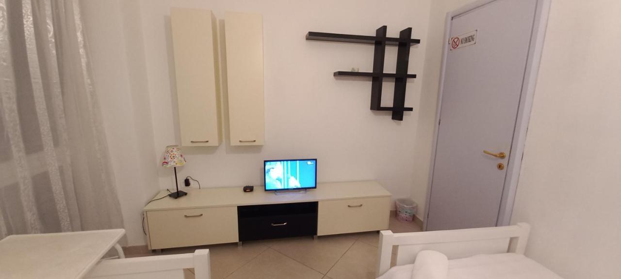 Guesthouse Bela Тирана Экстерьер фото