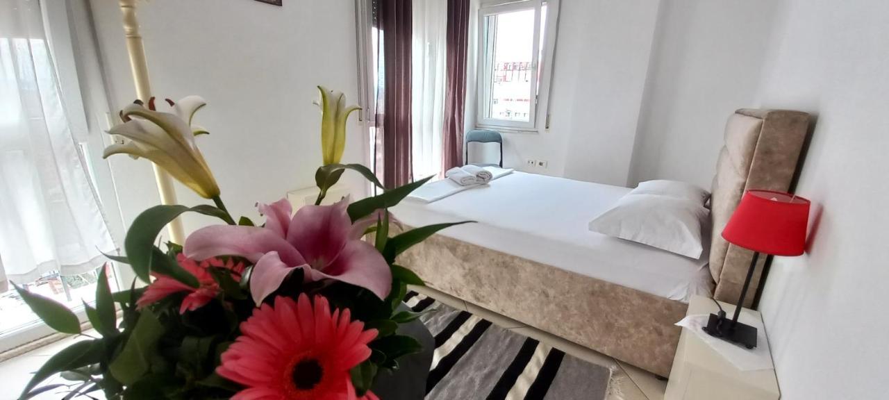 Guesthouse Bela Тирана Экстерьер фото