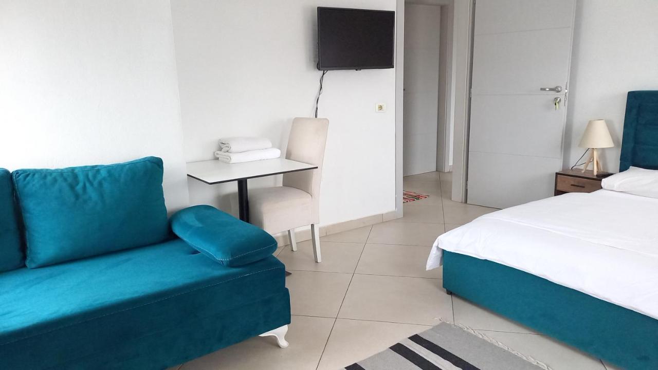 Guesthouse Bela Тирана Экстерьер фото