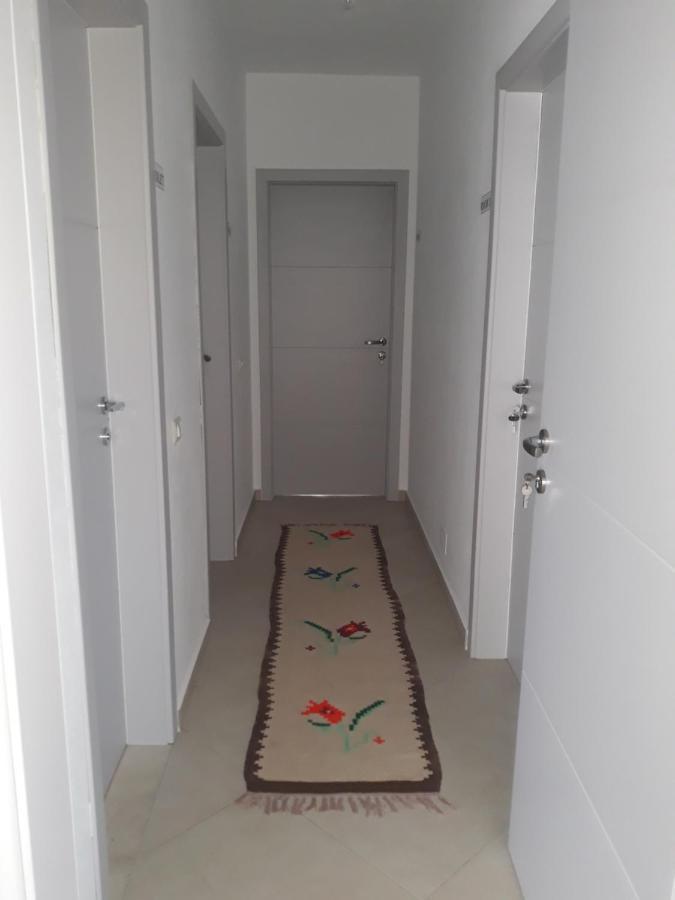 Guesthouse Bela Тирана Экстерьер фото