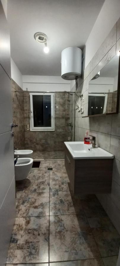 Guesthouse Bela Тирана Экстерьер фото