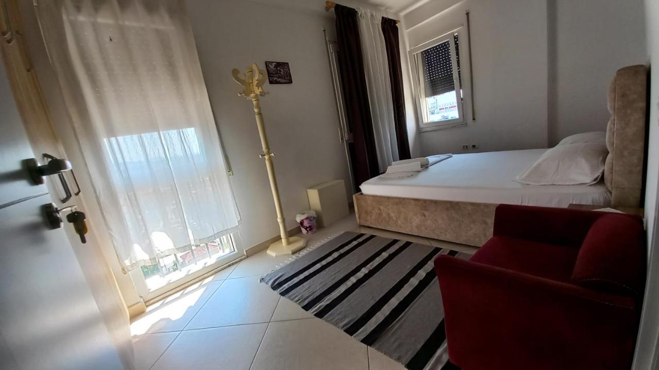 Guesthouse Bela Тирана Экстерьер фото