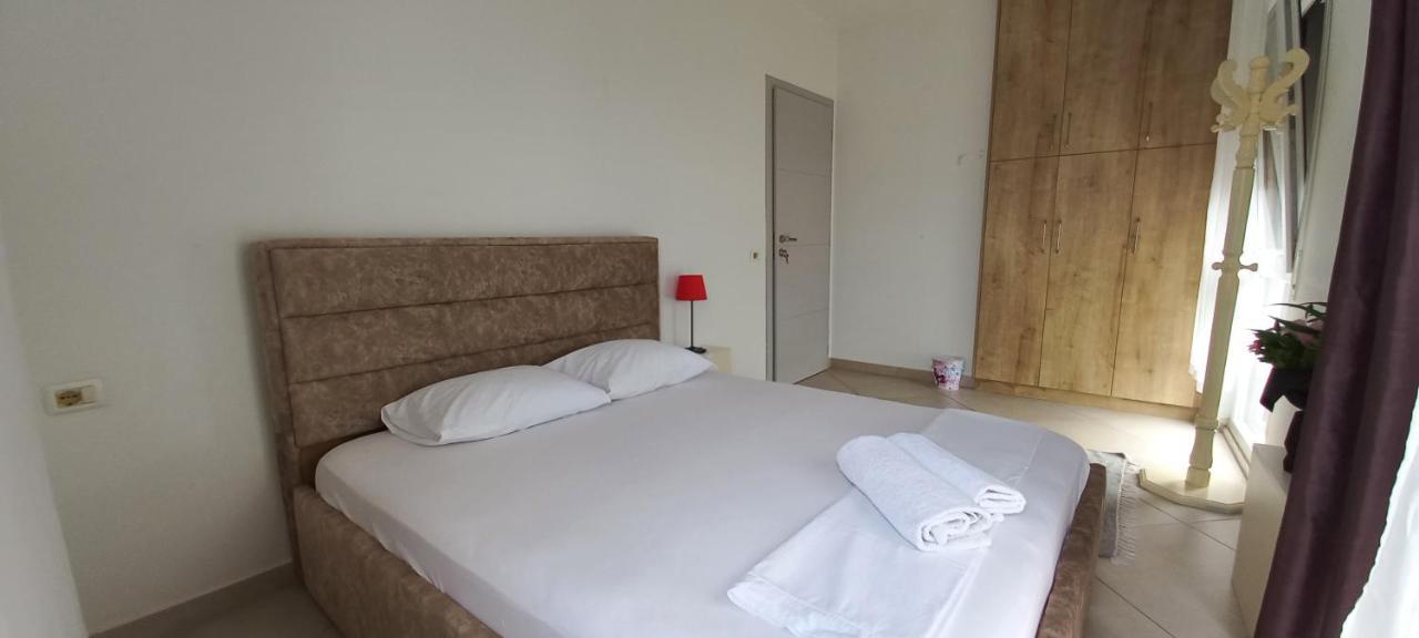 Guesthouse Bela Тирана Экстерьер фото