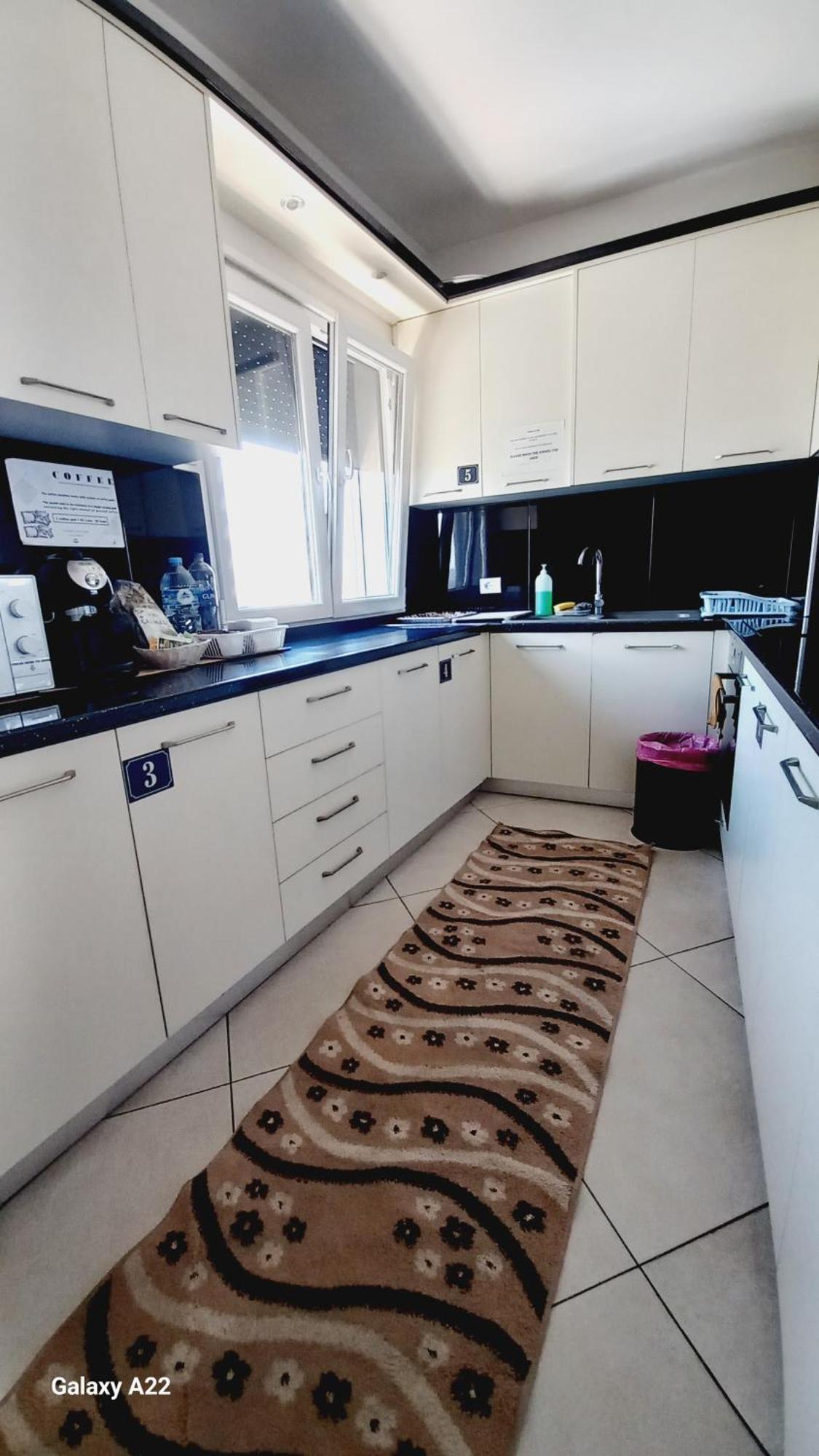 Guesthouse Bela Тирана Экстерьер фото